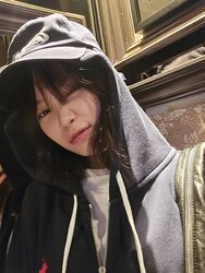 Kim.Chaewon.full.440599.jpg