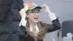 Chuu.full.214803.jpg