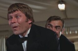 bond_pyllyseksi.jpg