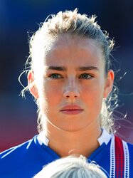 800px-2017293155401_2017-10-20_Fussball_Frauen_Deutschland_vs_Island_-_Sven_-_1D_X_MK_II_-_0004_-_B70I0625_(cropped).jpg
