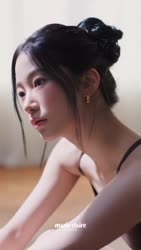 24b79ff9efde80ce.mp4