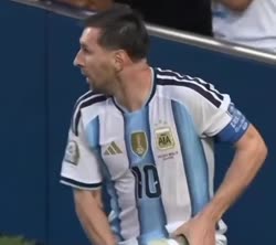 messi_caught.mp4