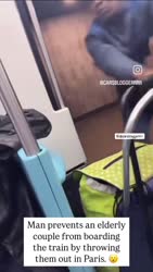 Neekeri heitti vanhukset ulos bussista.mp4