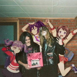 31586